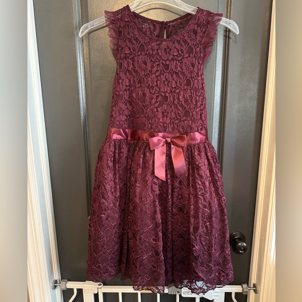 Girl’s Elegant Lace Dress with Bow
